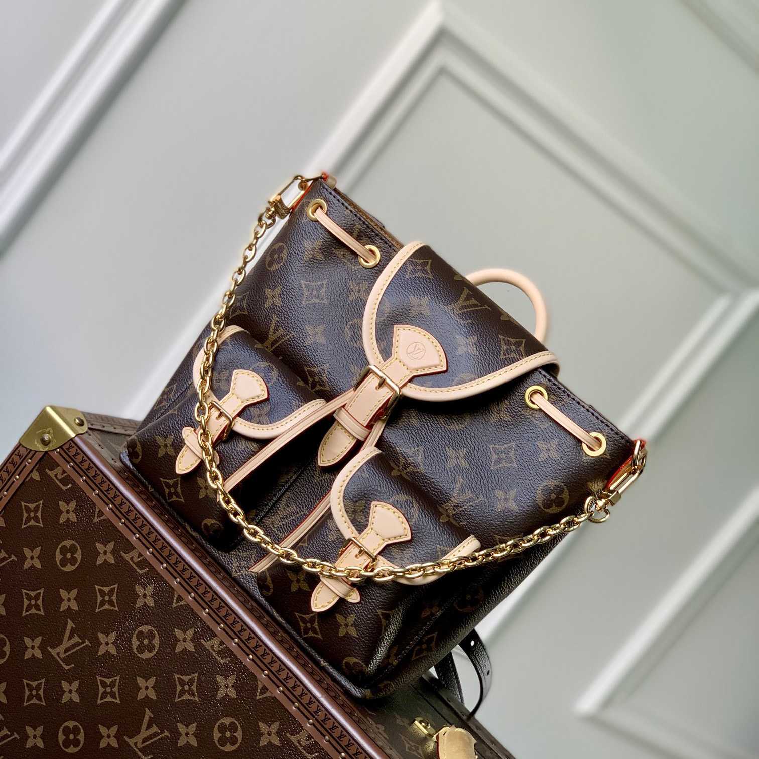 Louis Vuitton Excursion PM  (21-23-10cm)   M46932 - DopestKickz