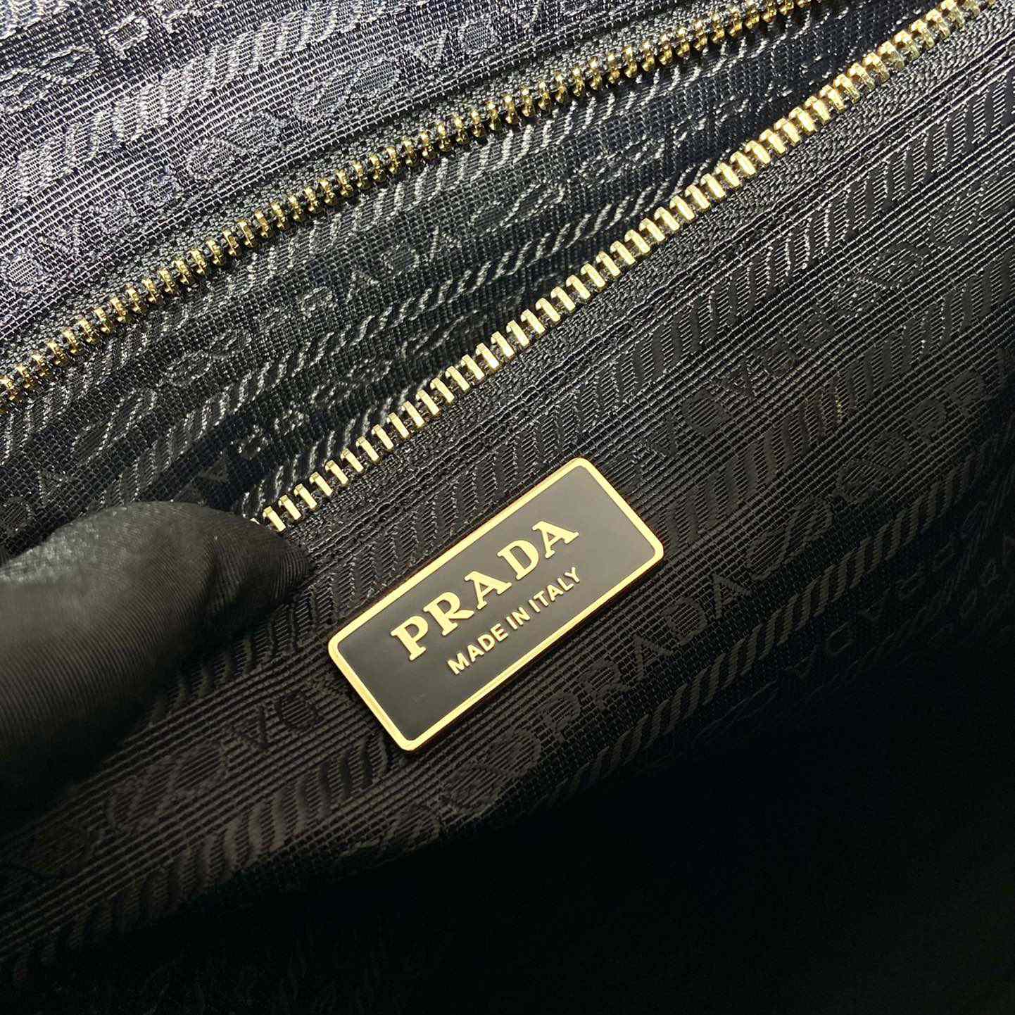 Prada Re-Edition 1995 Chaine Large Re-Nylon Bag - DopestKickz
