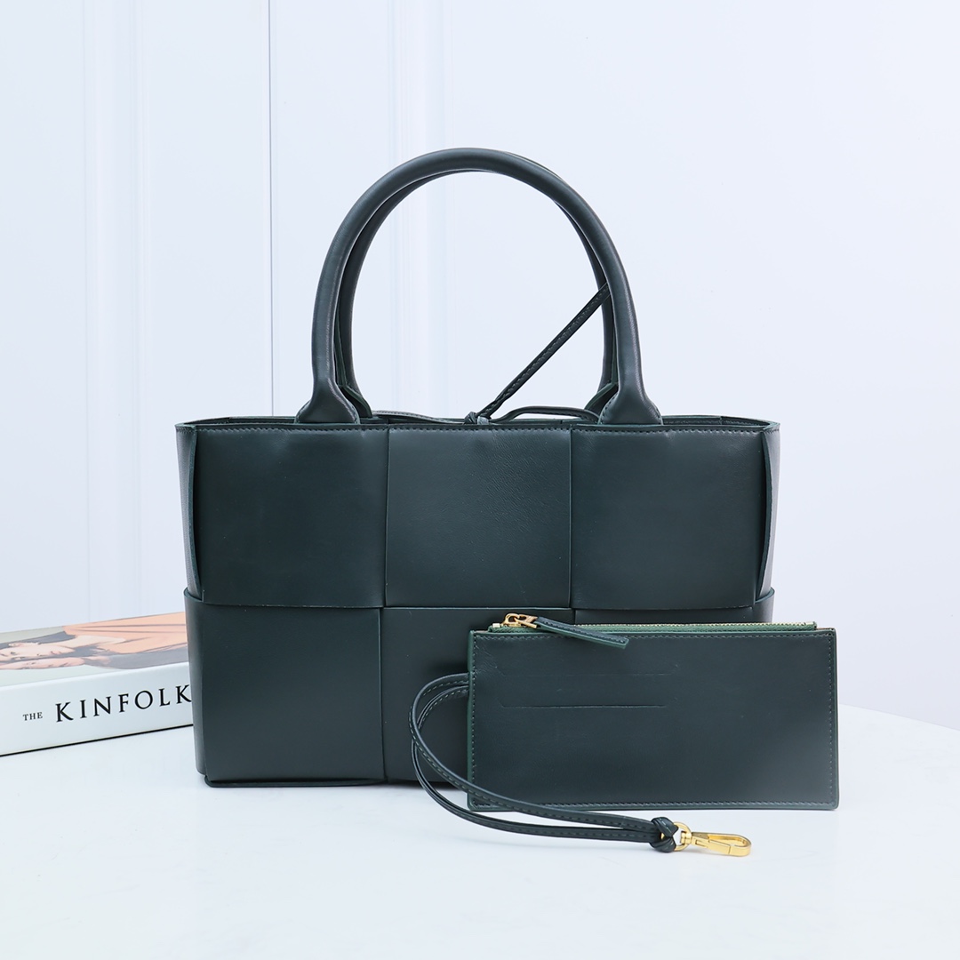 Bottega Veneta Small Arco Tote Bag - DopestKickz