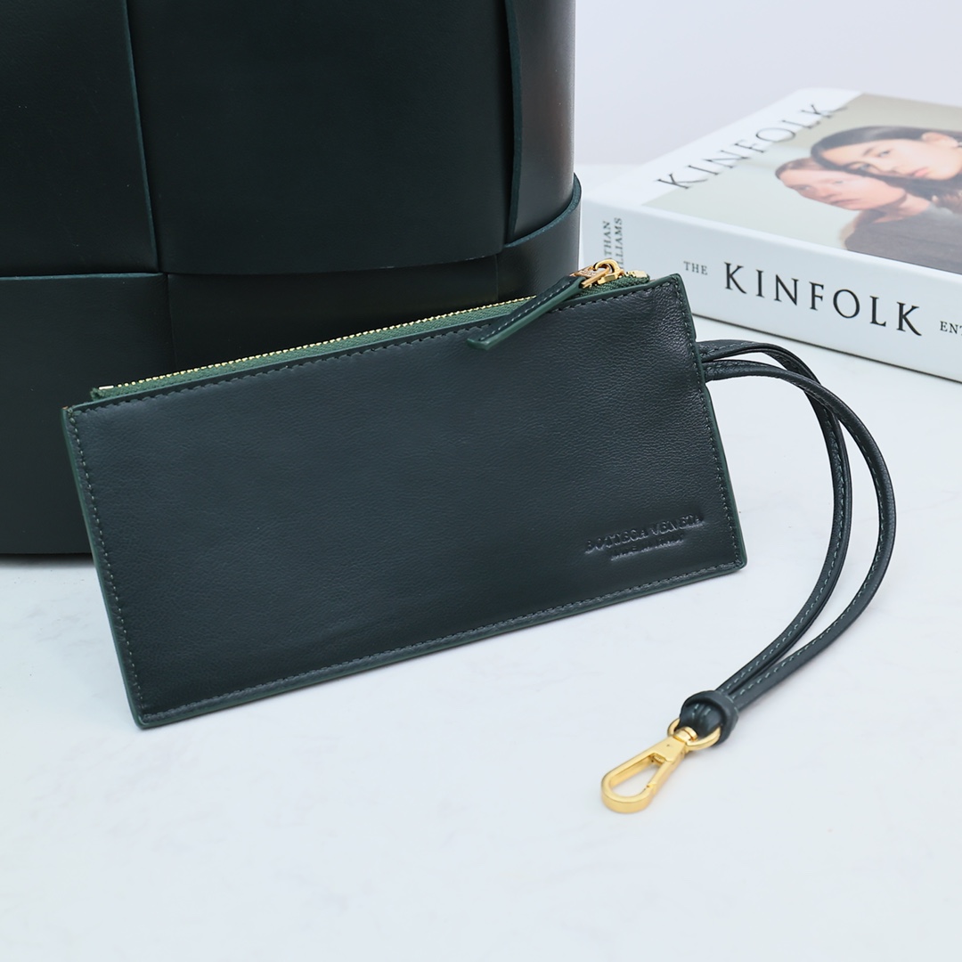 Bottega Veneta Small Arco Tote Bag - DopestKickz