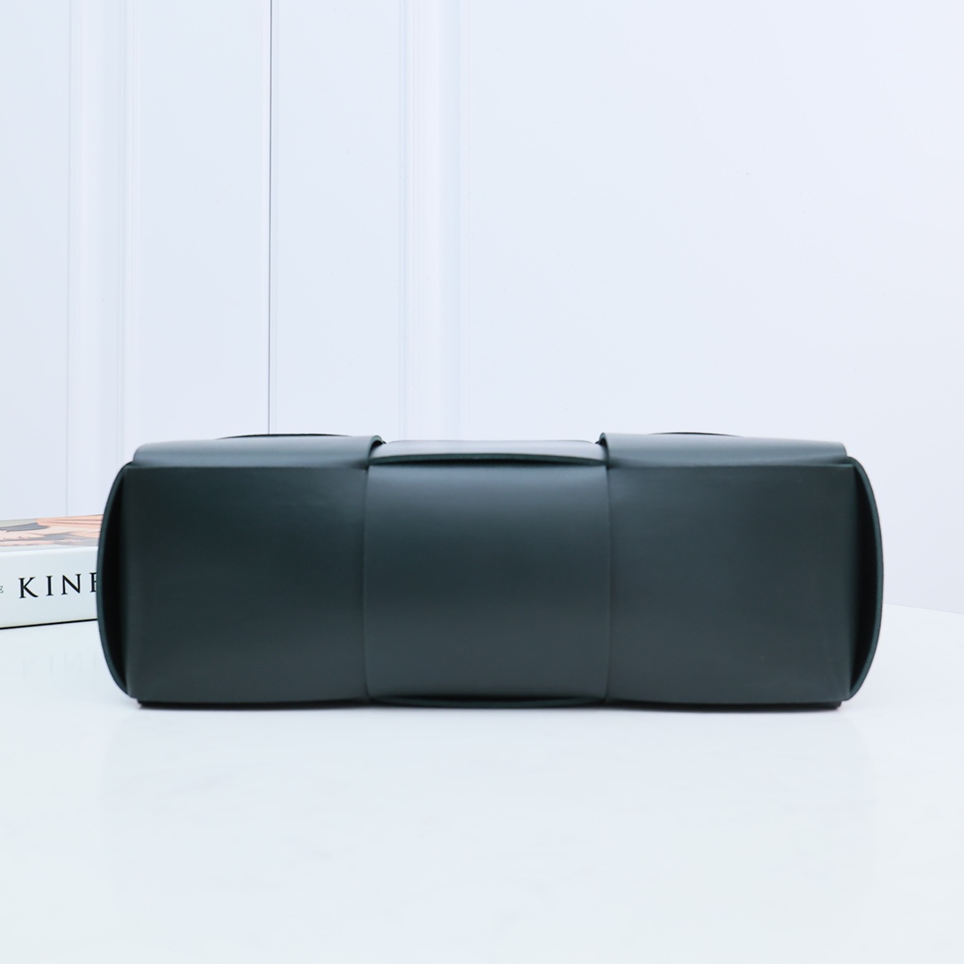 Bottega Veneta Small Arco Tote Bag - DopestKickz