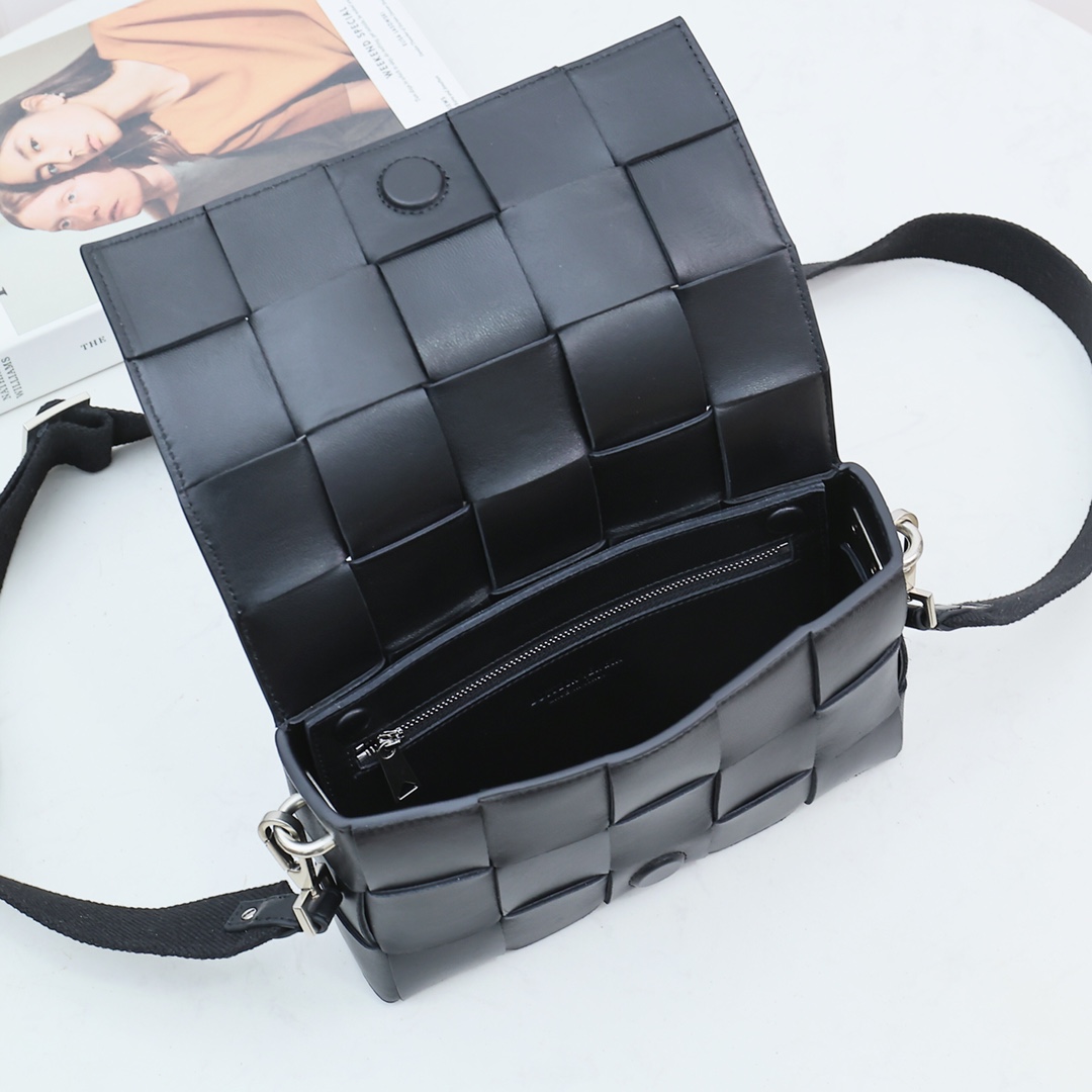 Bottega Veneta Cassette With Versatile Strap - DopestKickz