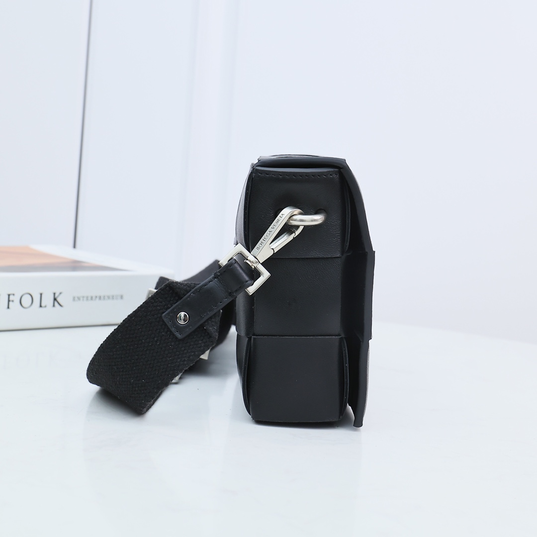 Bottega Veneta Cassette With Versatile Strap - DopestKickz