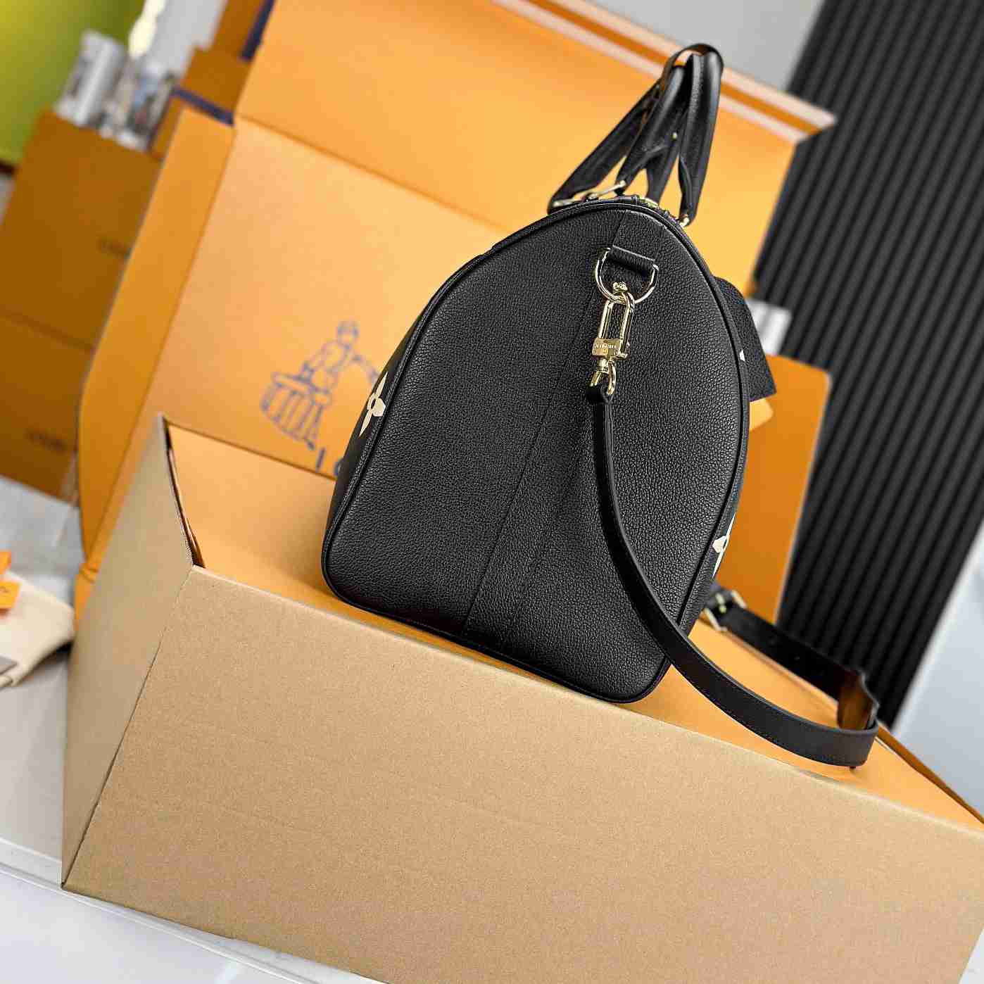 Louis Vuitton Keepall Bandoulière 45   M46670 - DopestKickz