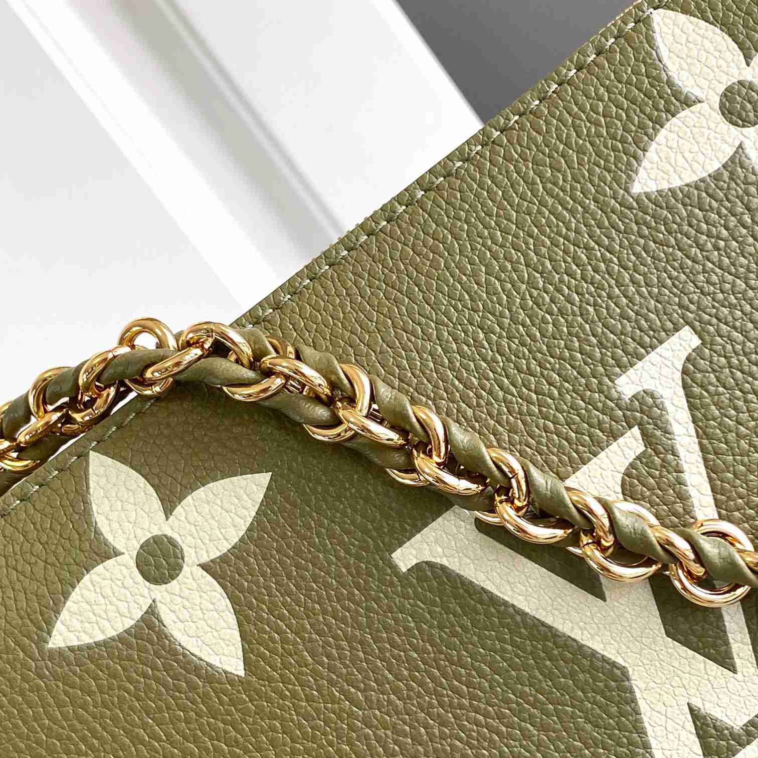 Louis Vuitton Multi Pochette Accessoires   (25-14.5-4.5cm) M22670 - DopestKickz