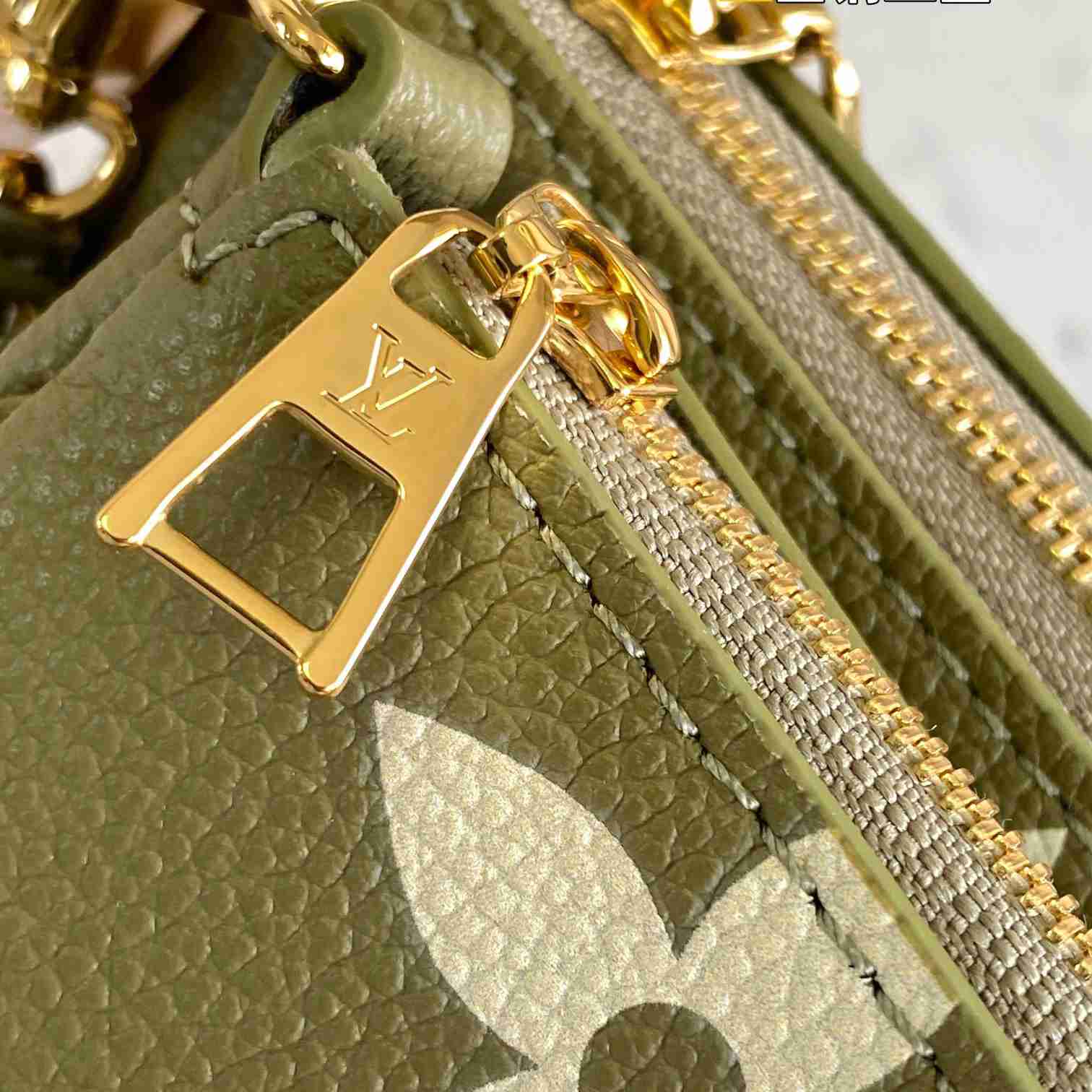 Louis Vuitton Multi Pochette Accessoires   (25-14.5-4.5cm) M22670 - DopestKickz