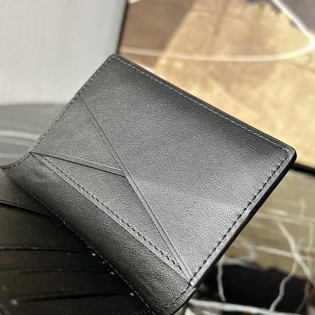 Louis Vuitton Pocket Organizer  M82822 - DopestKickz