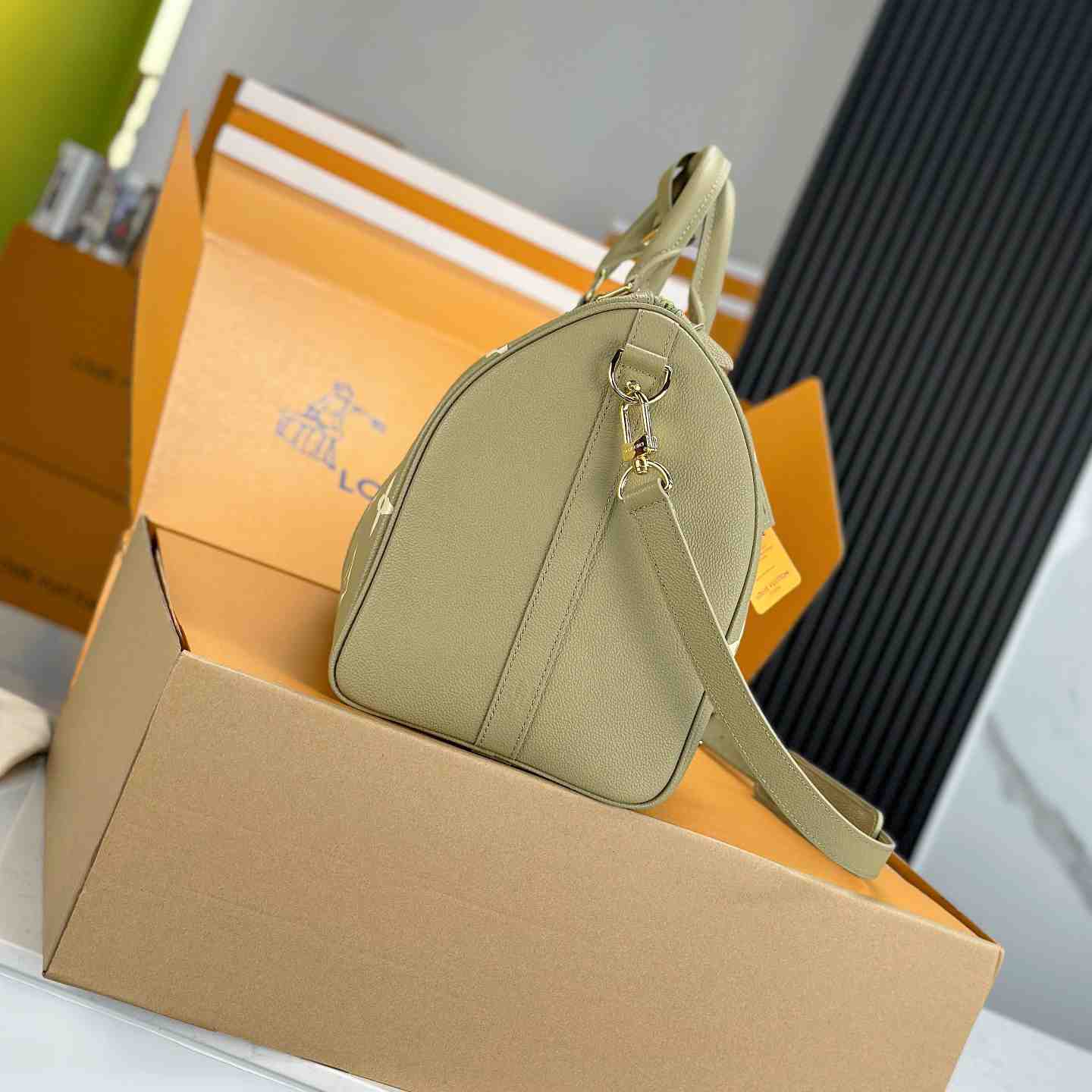 Louis Vuitton Keepall Bandoulière 45   M46671 - DopestKickz