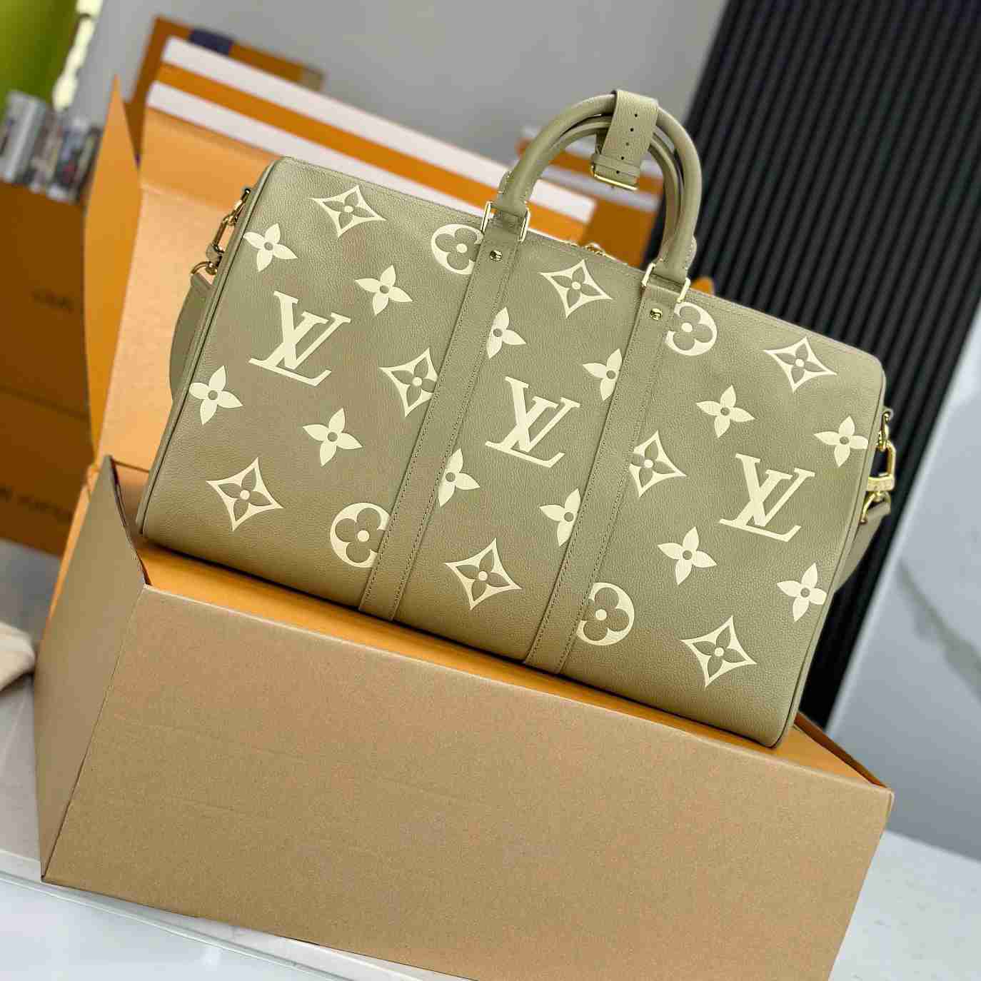 Louis Vuitton Keepall Bandoulière 45   M46671 - DopestKickz