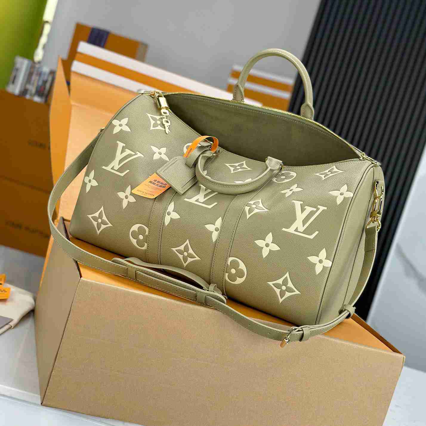 Louis Vuitton Keepall Bandoulière 45   M46671 - DopestKickz