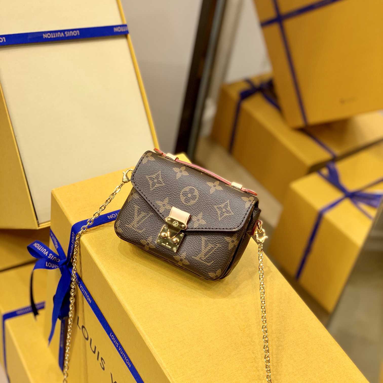 Louis Vuitton Micro Métis (14-11-3.5cm)     M81267  M80311 - DopestKickz