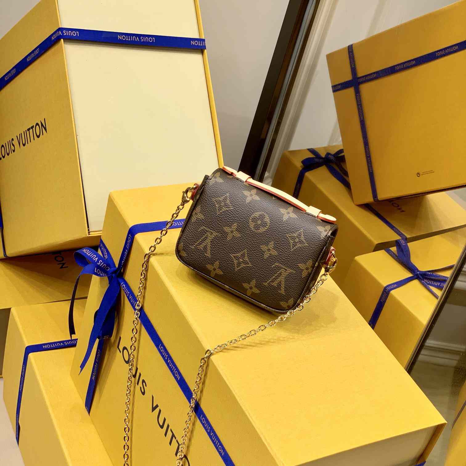 Louis Vuitton Micro Métis (14-11-3.5cm)     M81267  M80311 - DopestKickz