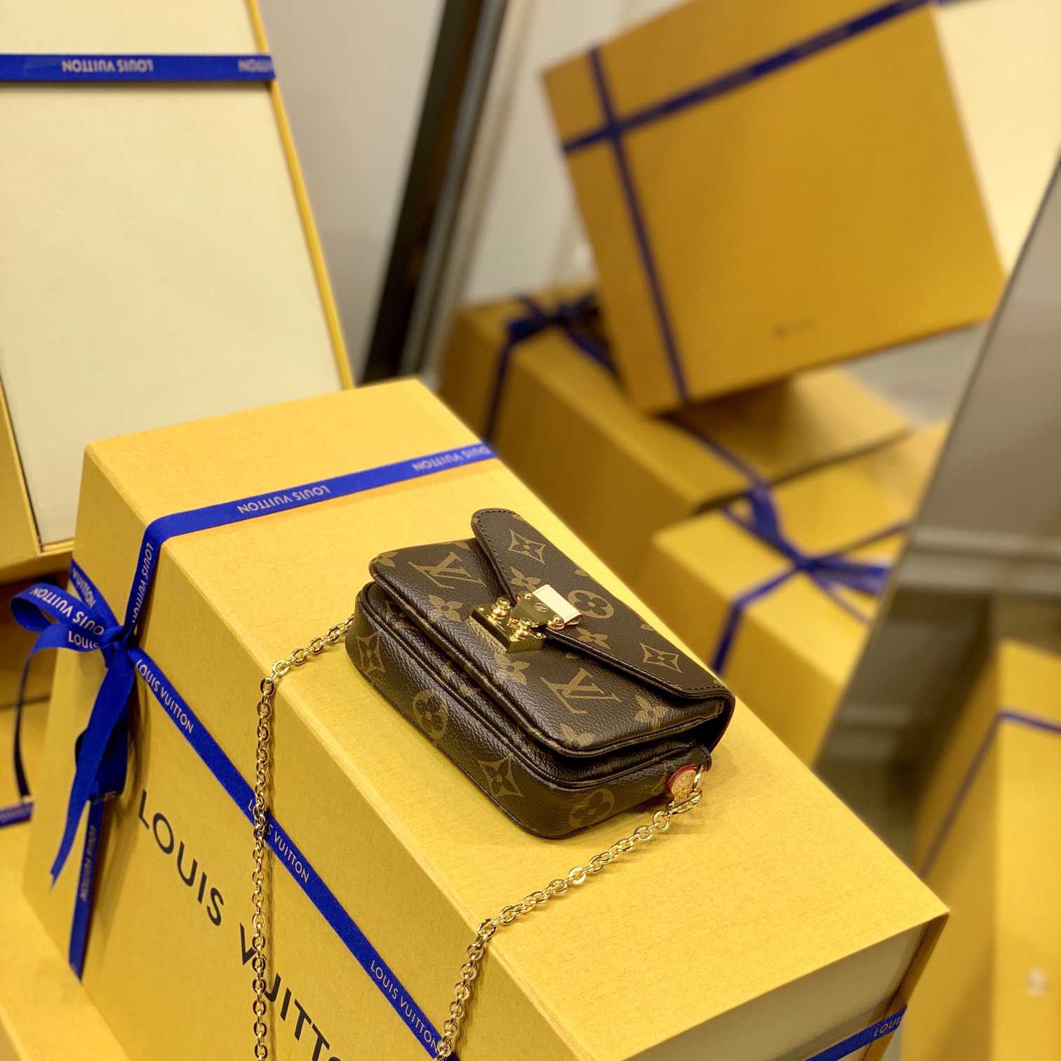 Louis Vuitton Micro Métis (14-11-3.5cm)     M81267  M80311 - DopestKickz