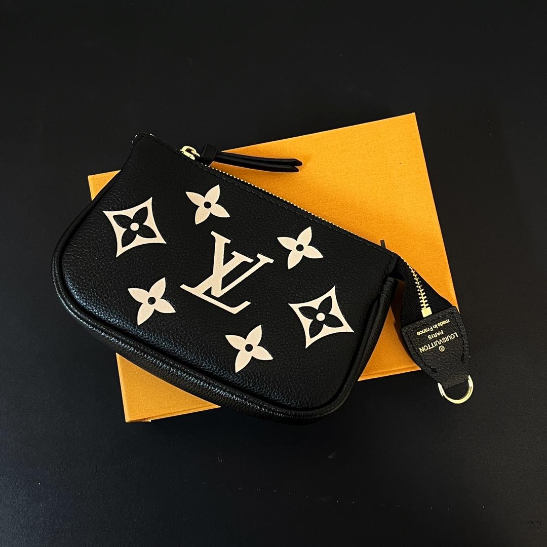 Louis Vuitton Mini Pochette Accessoires    M80732 - DopestKickz