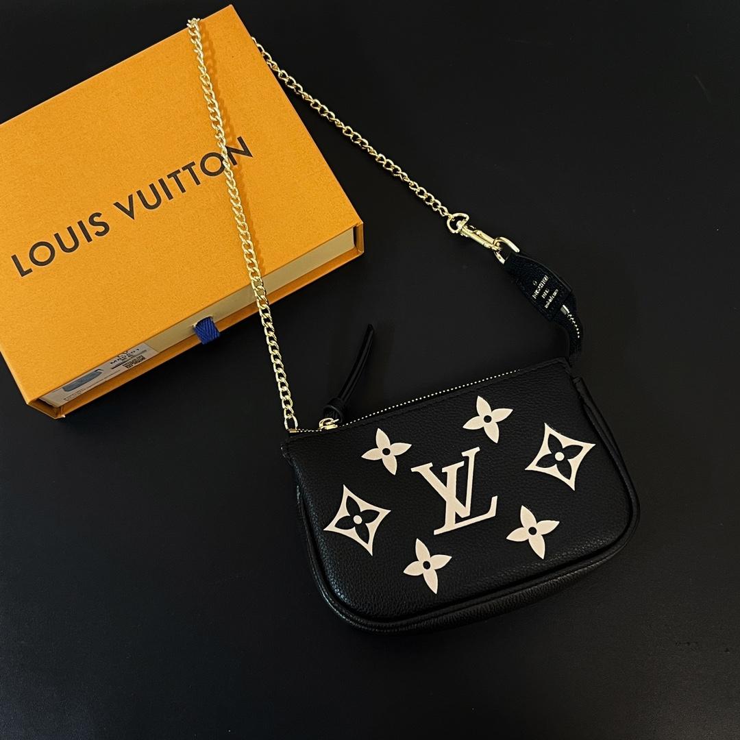 Louis Vuitton Mini Pochette Accessoires    M80732 - DopestKickz