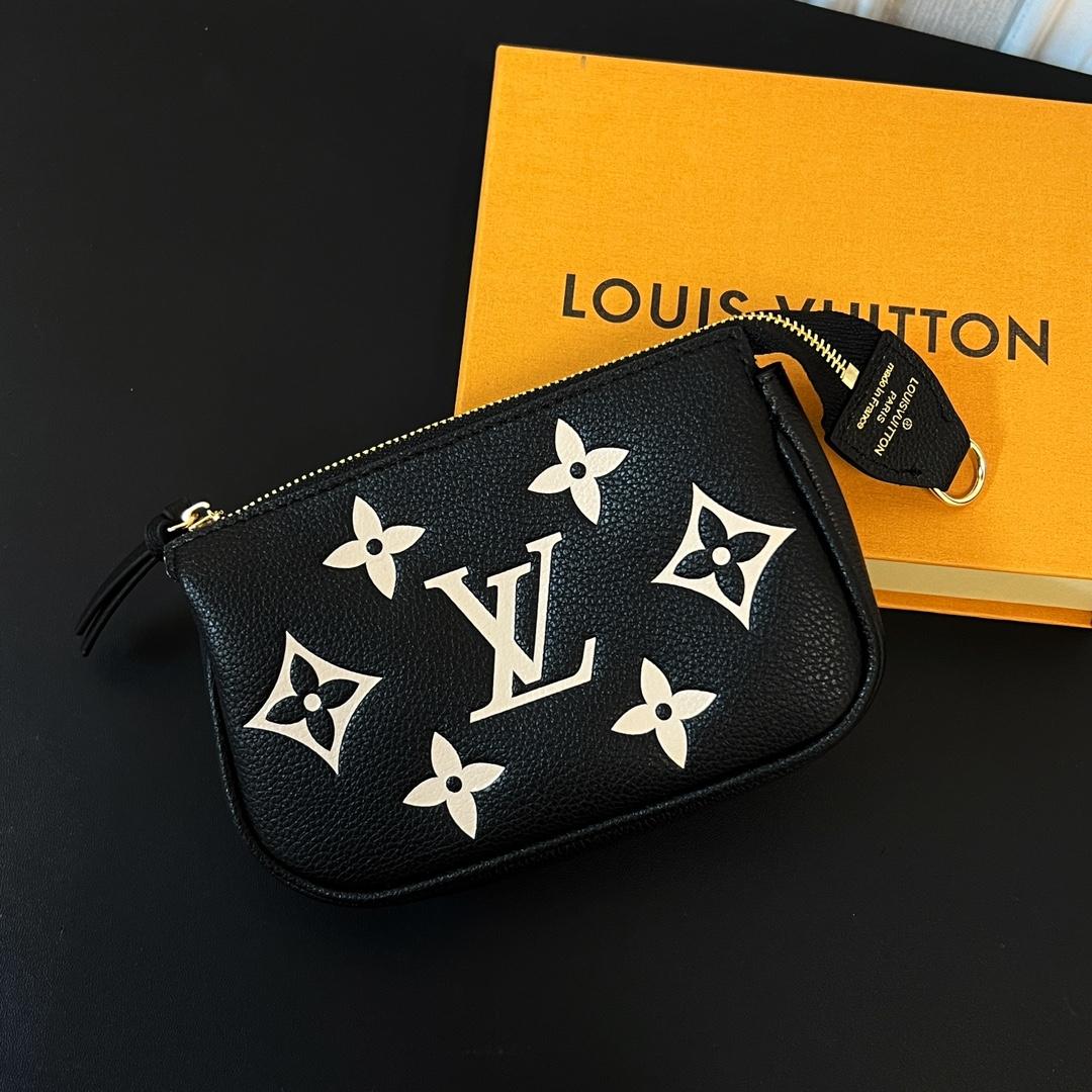 Louis Vuitton Mini Pochette Accessoires    M80732 - DopestKickz