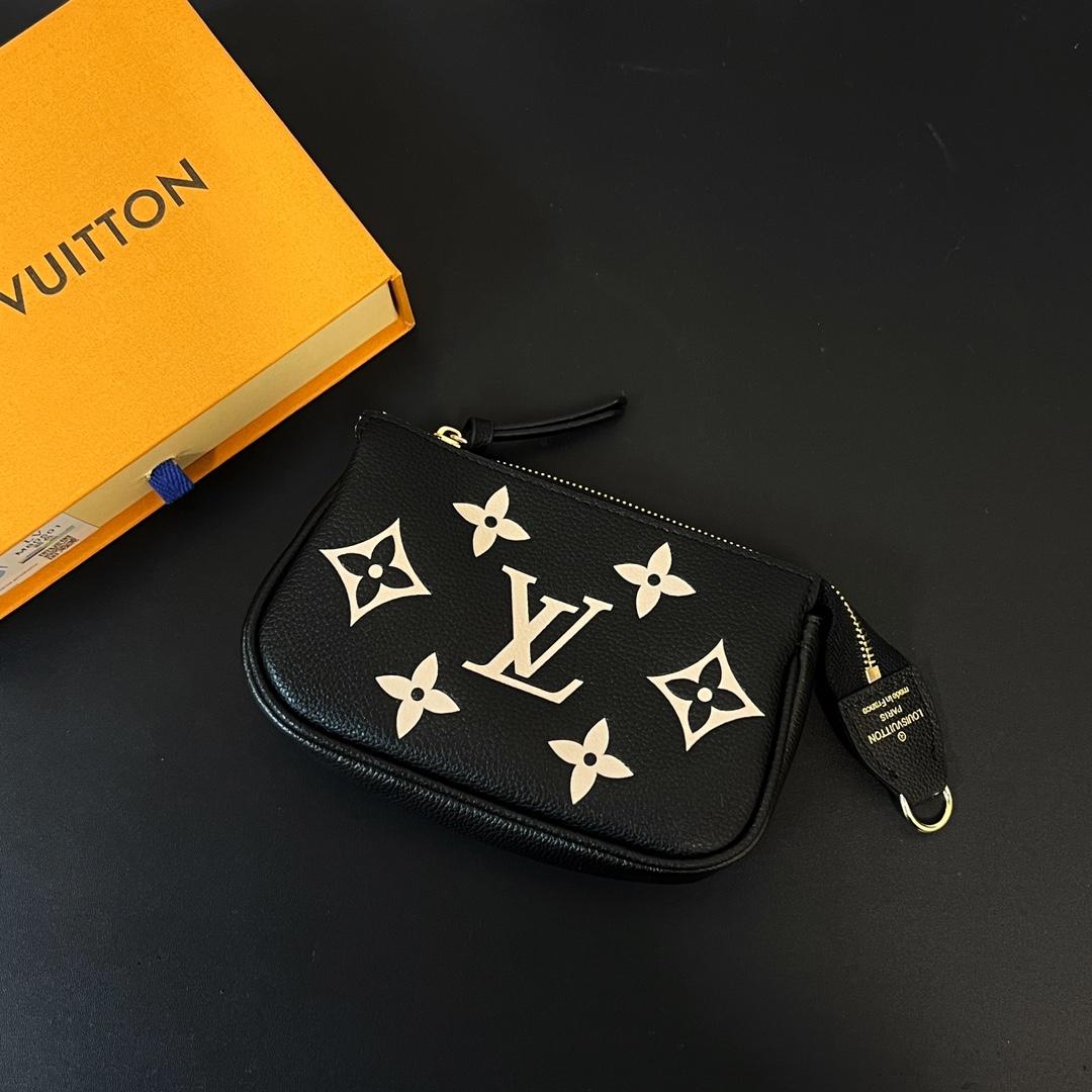 Louis Vuitton Mini Pochette Accessoires    M80732 - DopestKickz