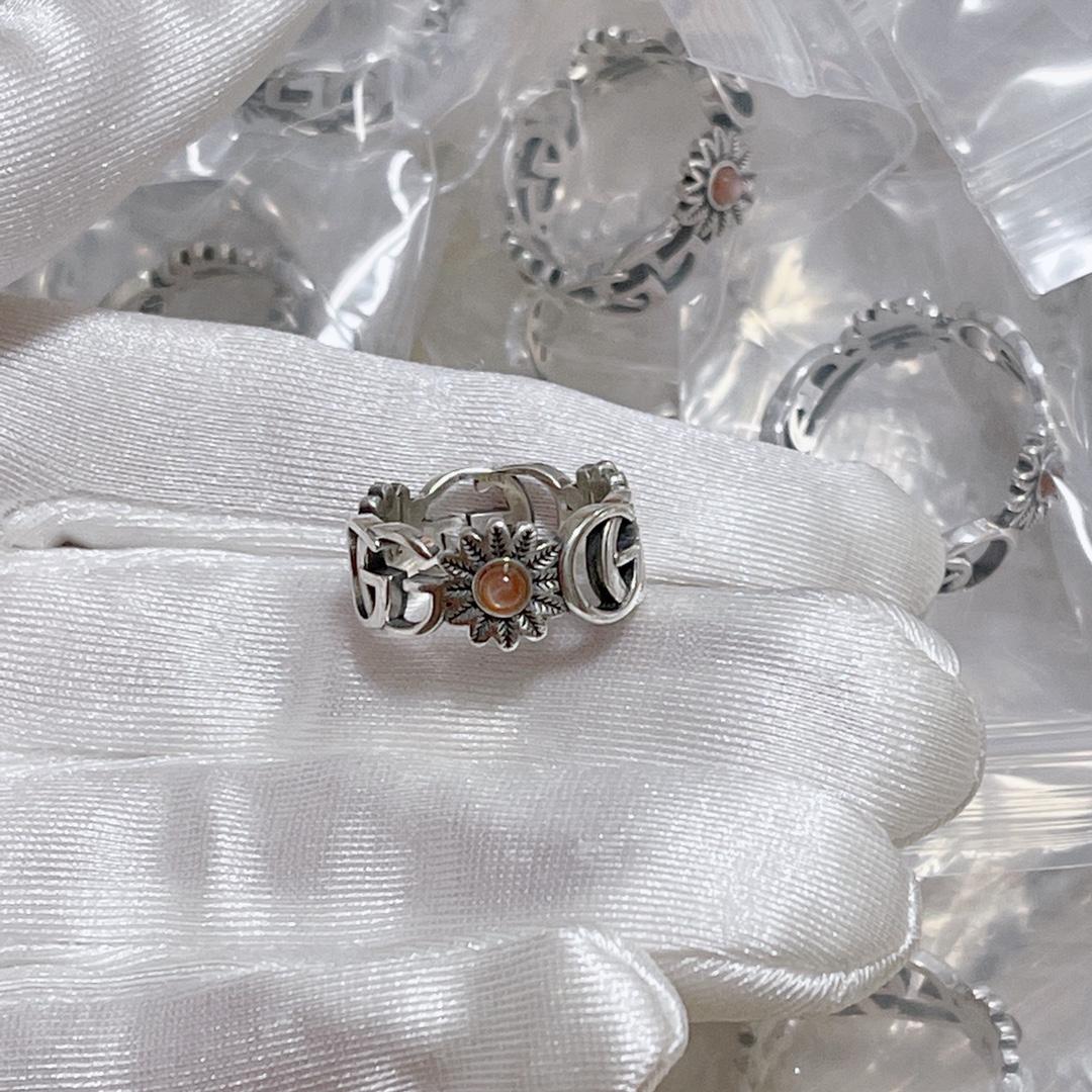 Gucci Double G Mother Of Pearl Ring - DopestKickz