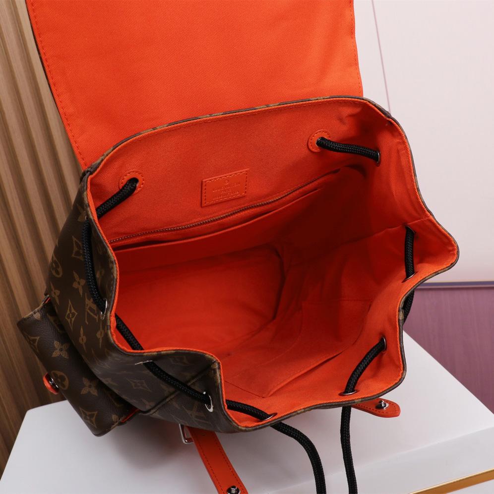 Louis Vuitton Christopher MM    M46814 - DopestKickz