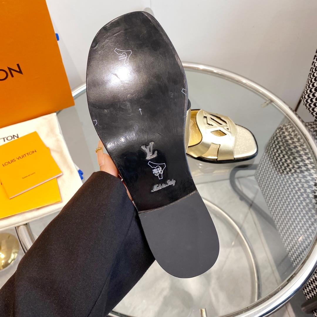 Louis Vuitton LV Isola Flat Mule    - DopestKickz