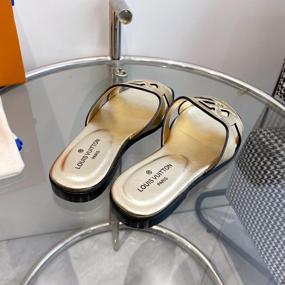 Louis Vuitton LV Isola Flat Mule    - DopestKickz