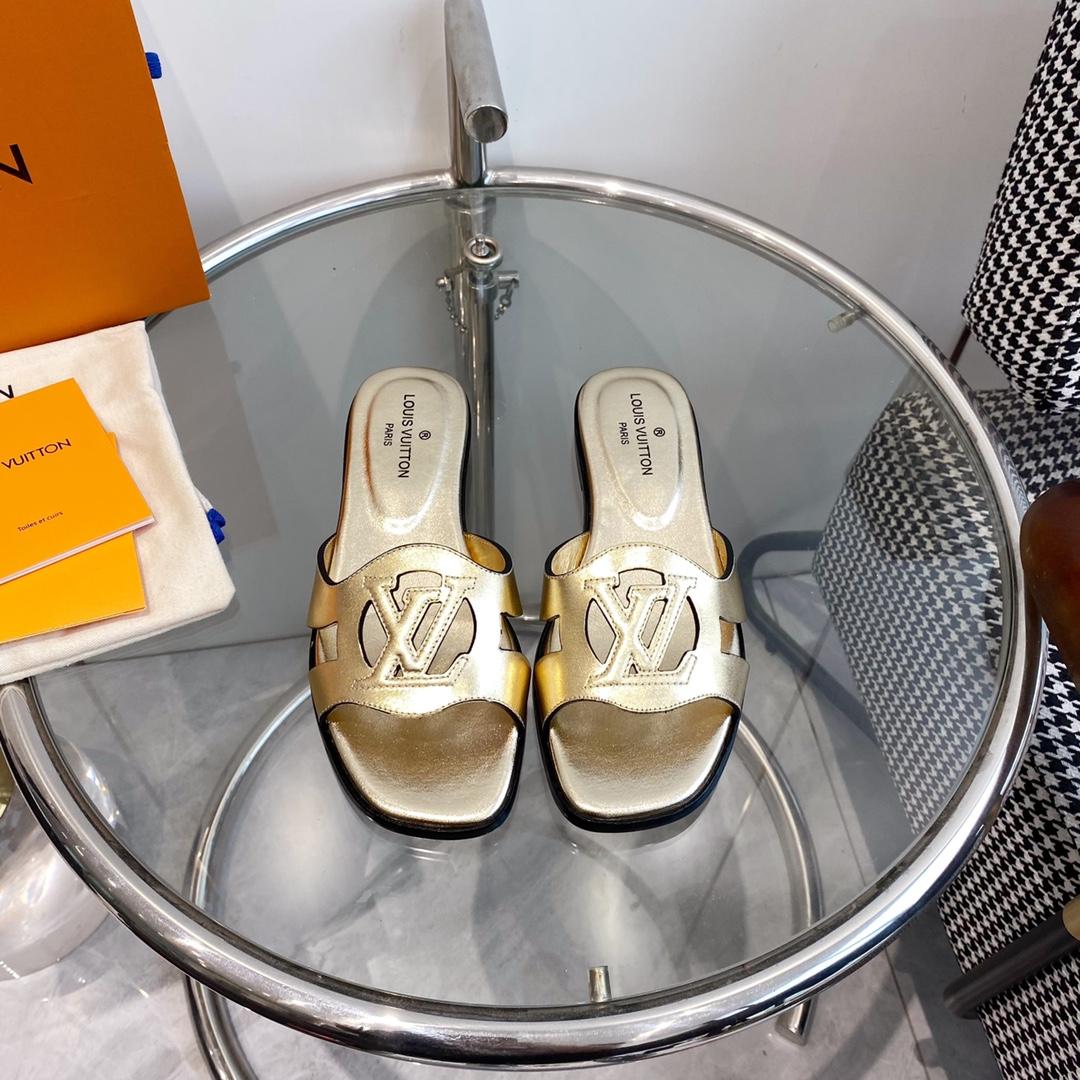 Louis Vuitton LV Isola Flat Mule    - DopestKickz
