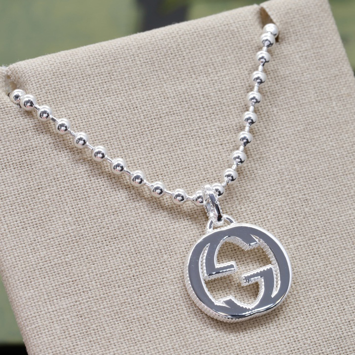 Gucci Interlocking G Necklace In Silver - DopestKickz