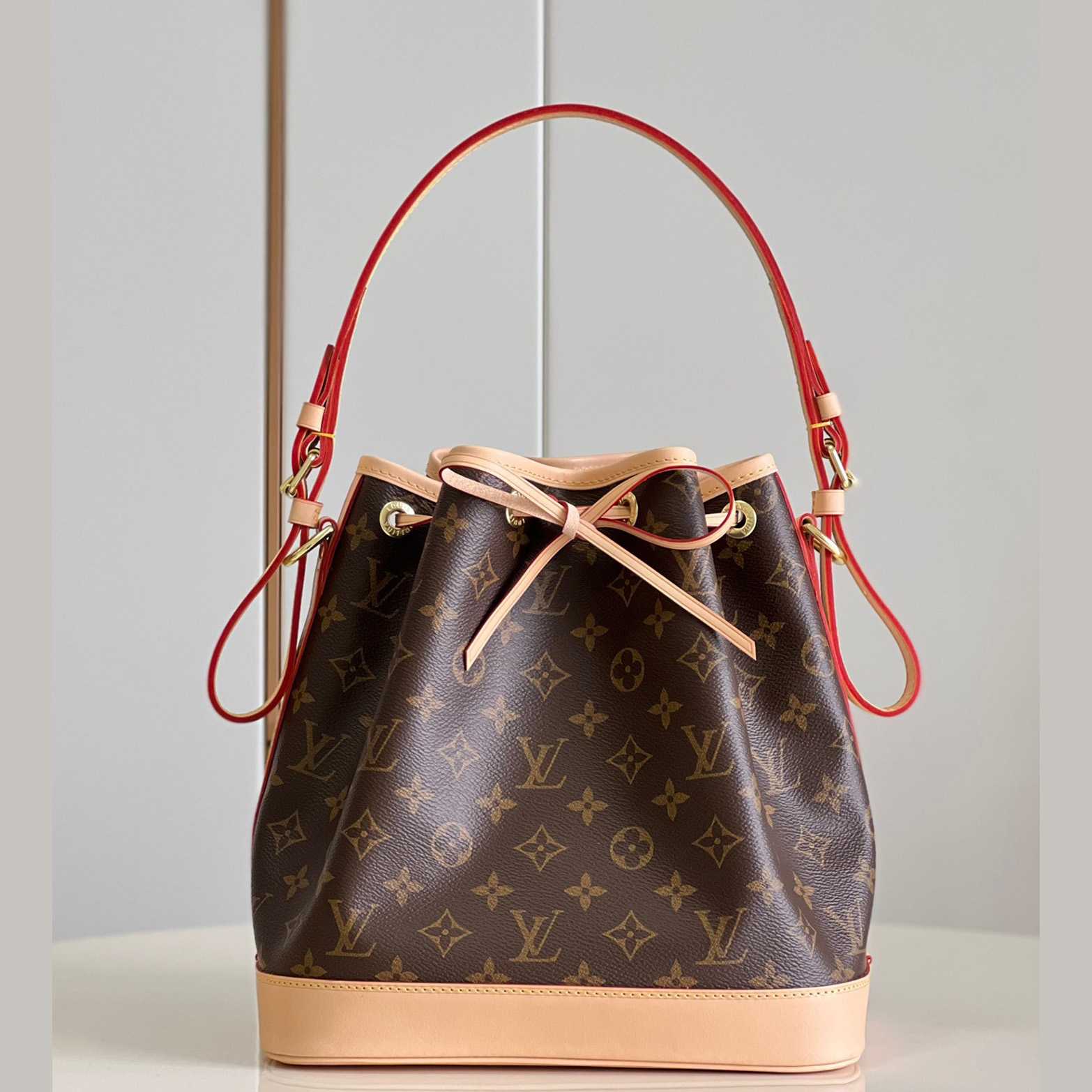 Louis Vuitton Petit Noé (27×27×21cm)   M40818 - DopestKickz