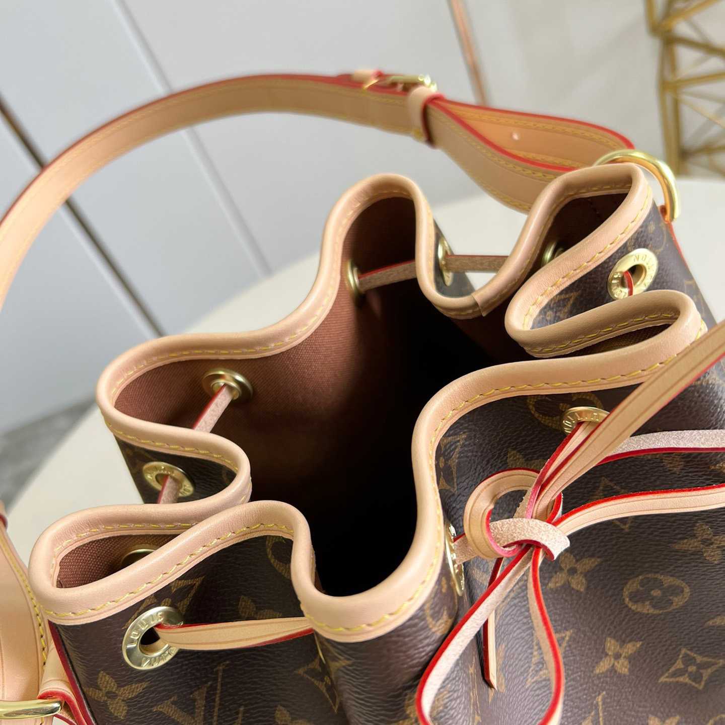 Louis Vuitton Petit Noé (27×27×21cm)   M40818 - DopestKickz