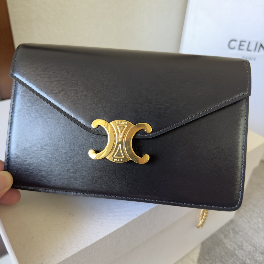 Celine Wallet On Chain Margo In Shiny Calfskin - DopestKickz