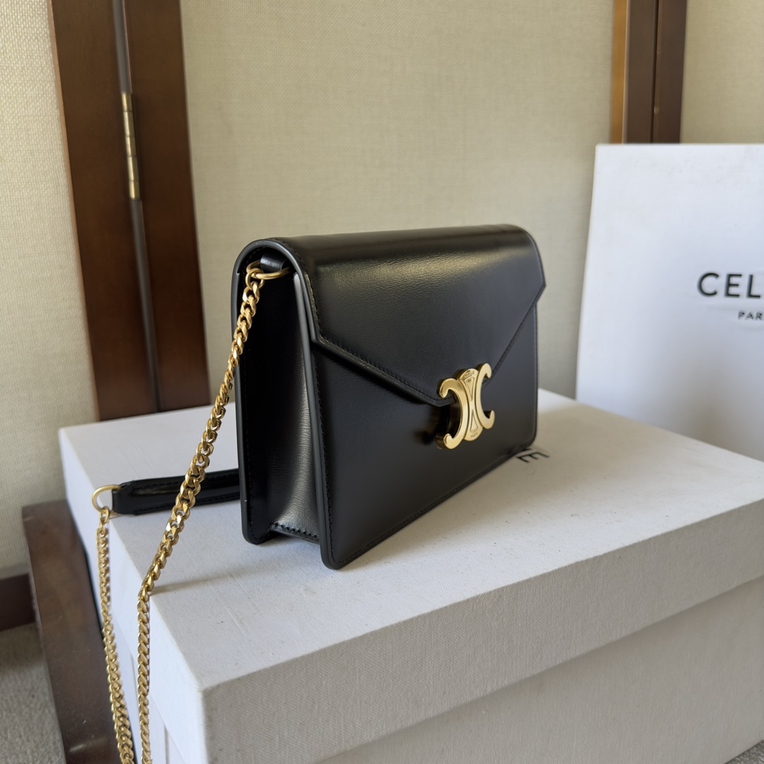 Celine Wallet On Chain Margo In Shiny Calfskin - DopestKickz