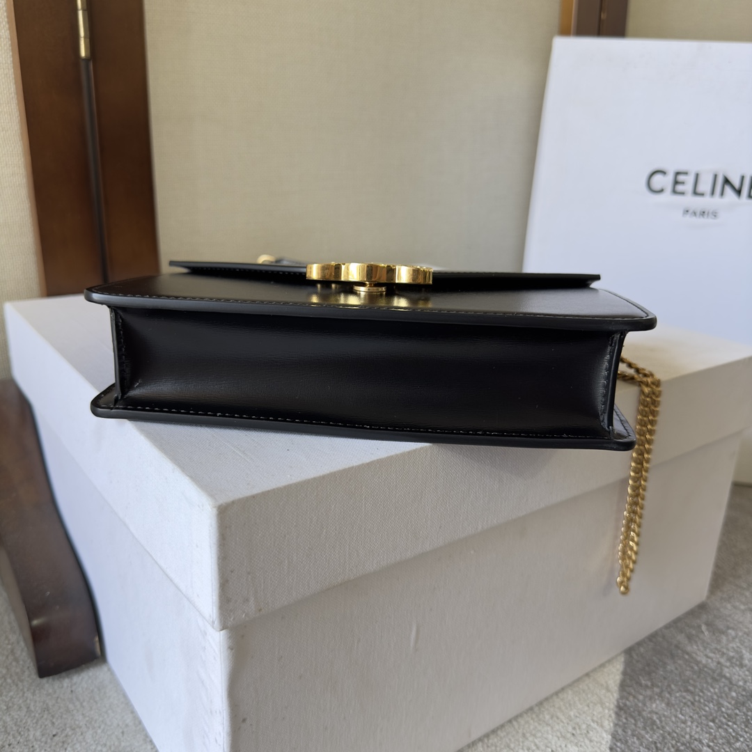 Celine Wallet On Chain Margo In Shiny Calfskin - DopestKickz