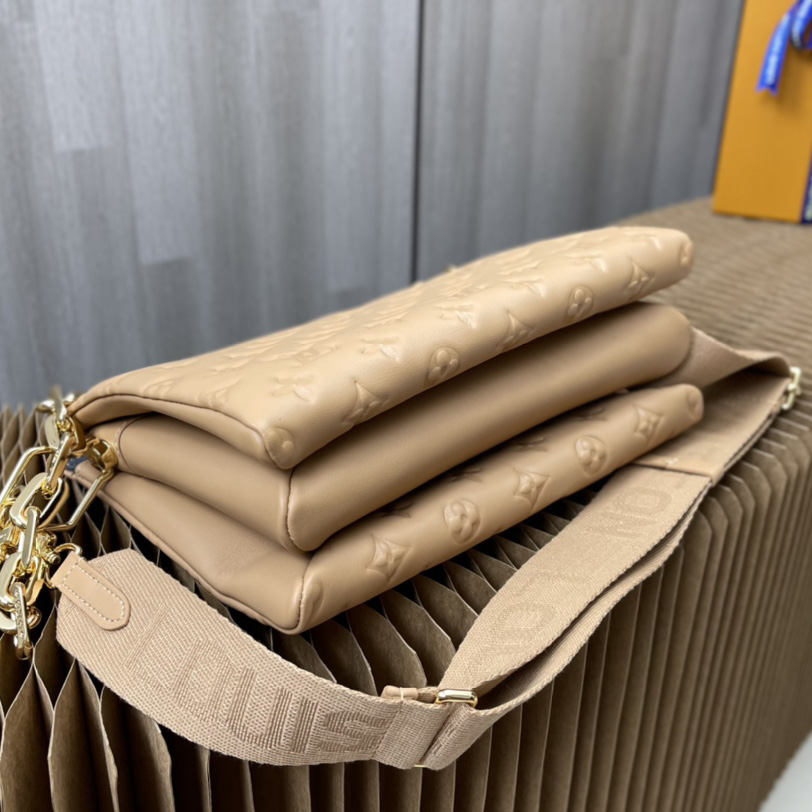 Louis Vuitton Coussin PM (26 x 20 x 12cm)  m22385 - DopestKickz