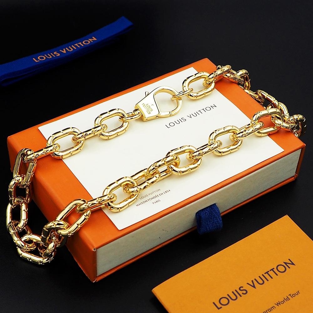 Louis Vuitto LV Crown Necklace   M01280 - DopestKickz