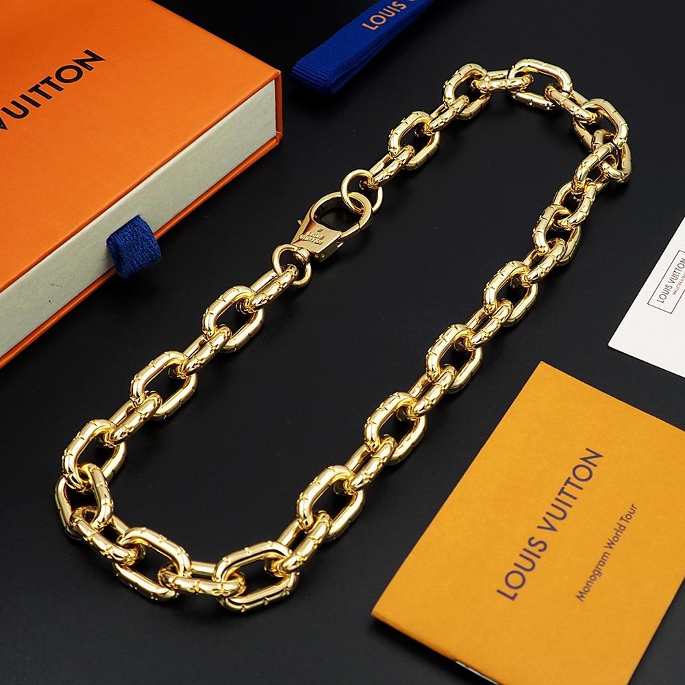 Louis Vuitto LV Crown Necklace   M01280 - DopestKickz