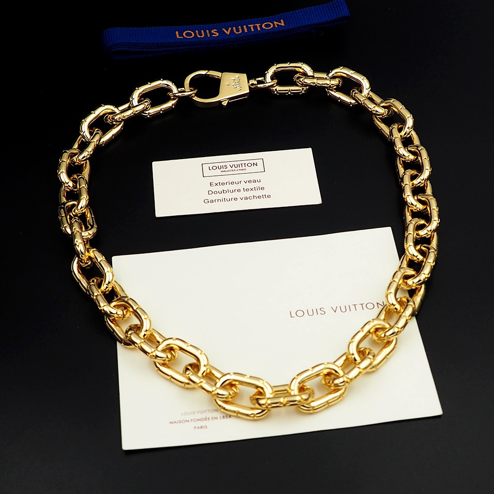 Louis Vuitto LV Crown Necklace   M01280 - DopestKickz
