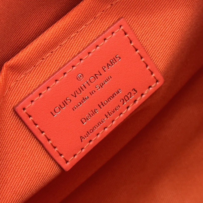 Louis Vuitton Soft Polochon MM   M23719 - DopestKickz