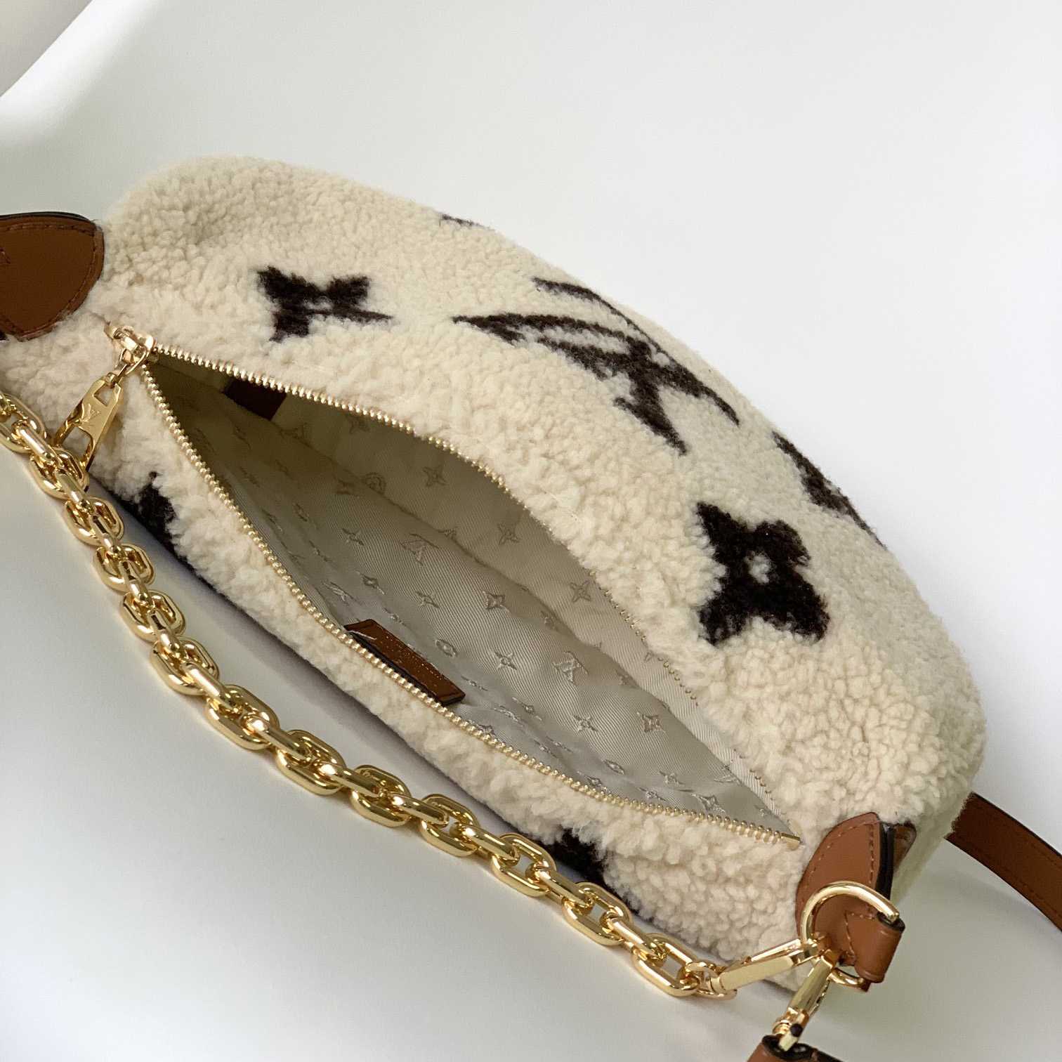 Louis Vuitton Over The Moon   M23321 - DopestKickz