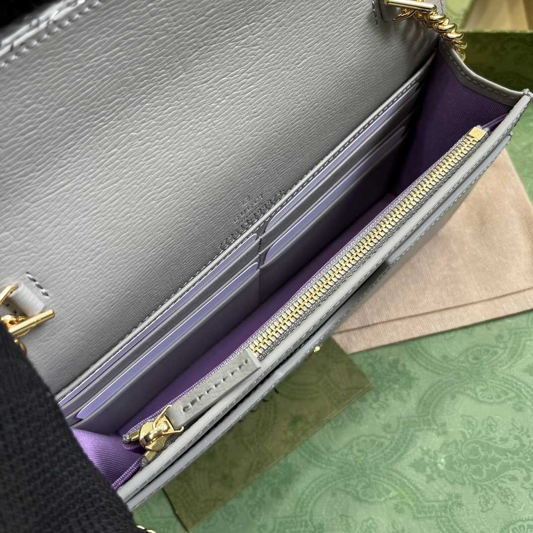 Gucci Chain Wallet With Gucci Script (12.5x 20x 4cm) - DopestKickz