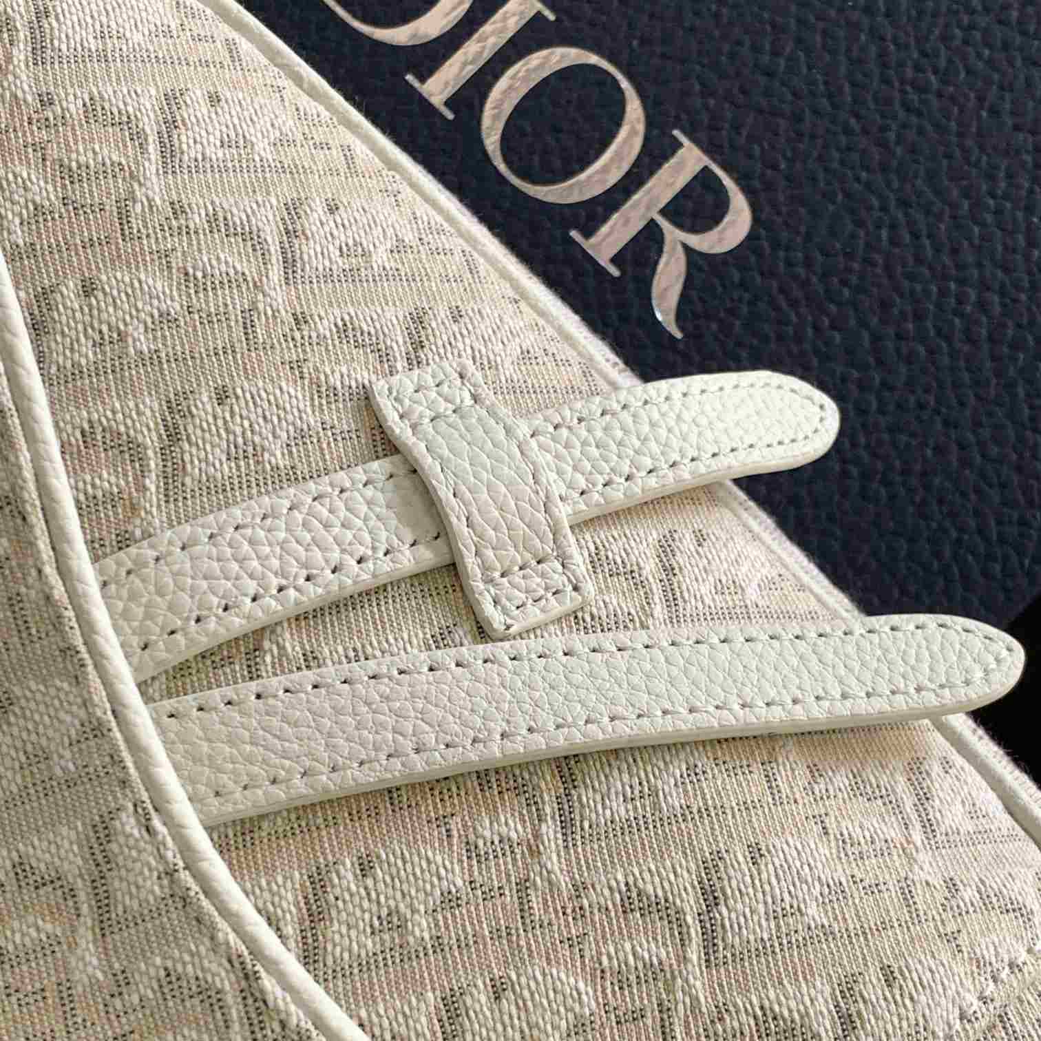 Dior Saddle Bag   (20 x 28.6 x 5cm) - DopestKickz