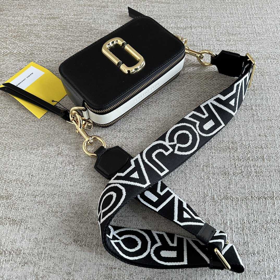 Marc Jacobs Snapshot Small Camera Bag (18/11/6cm) - DopestKickz