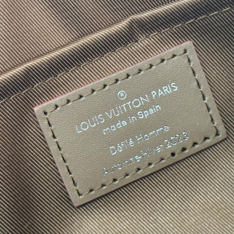 Louis Vuitton Soft Polochon MM   M23092 - DopestKickz