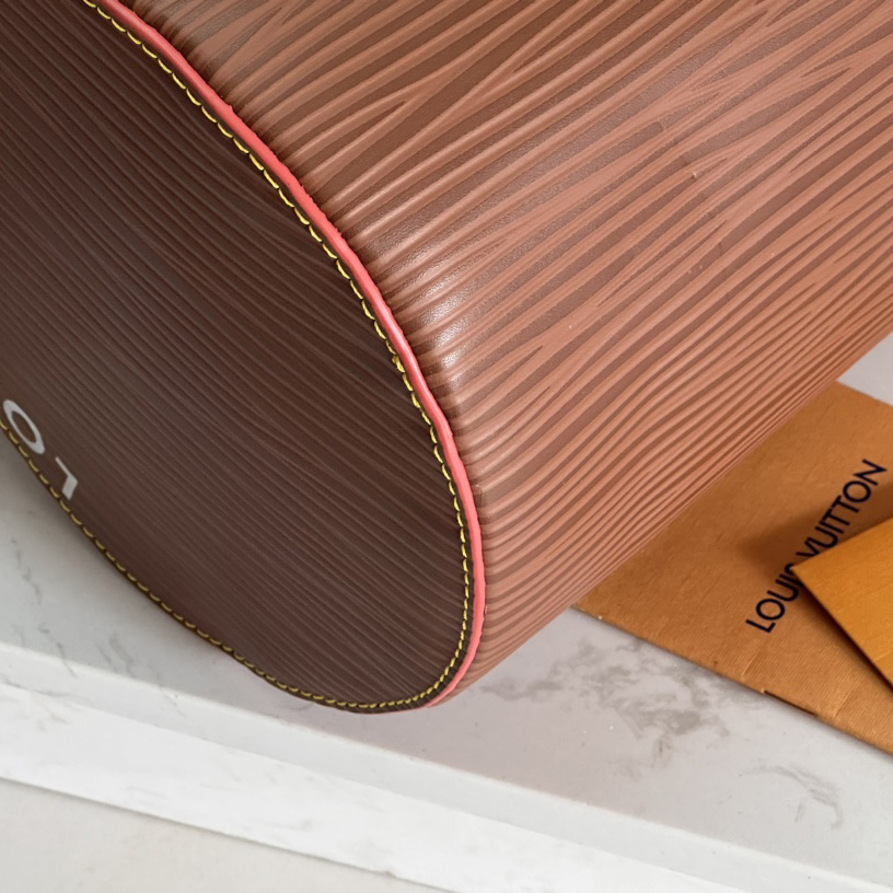 Louis Vuitton Soft Polochon MM   M23092 - DopestKickz