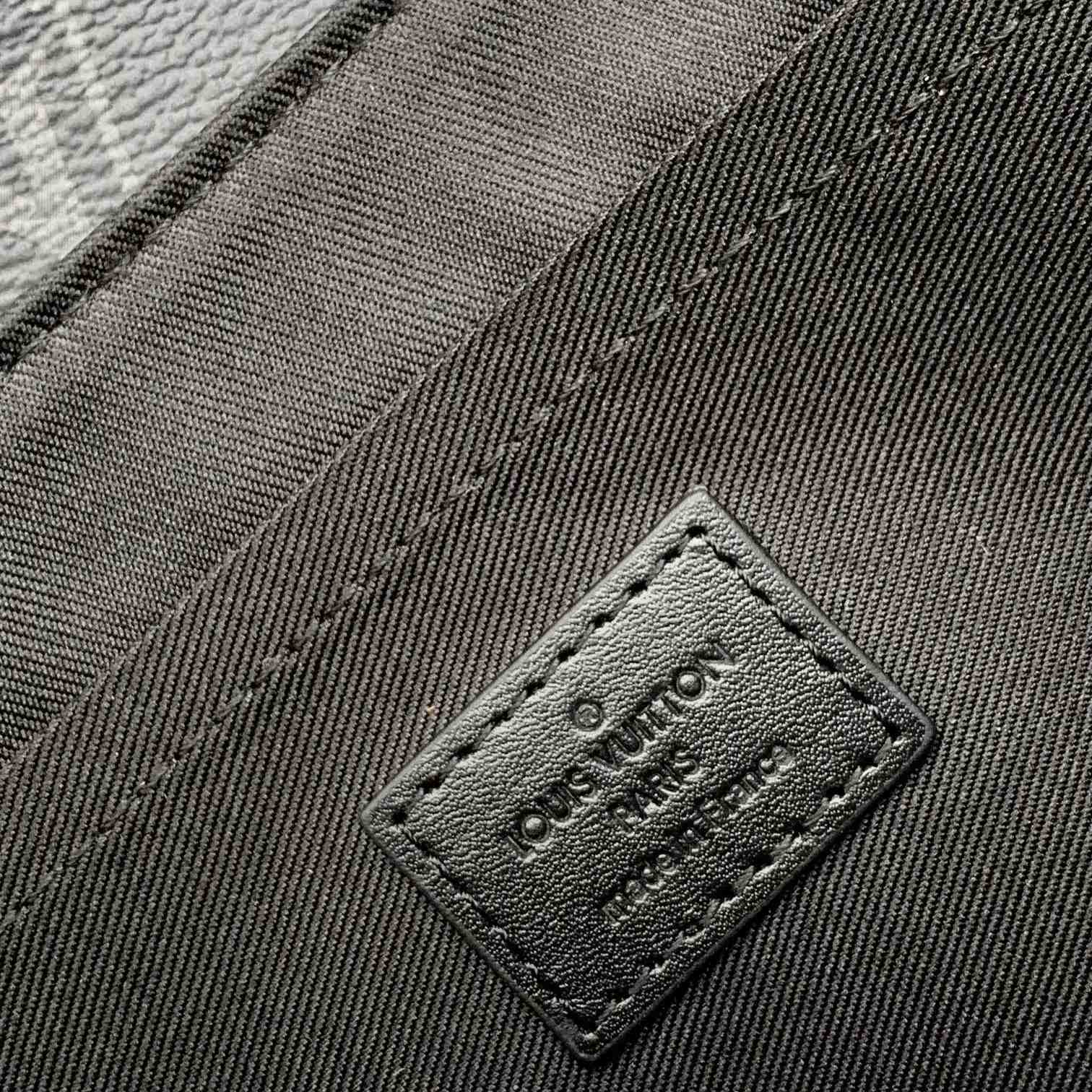 Louis Vuitton S-Cape Messenger   M46794 - DopestKickz