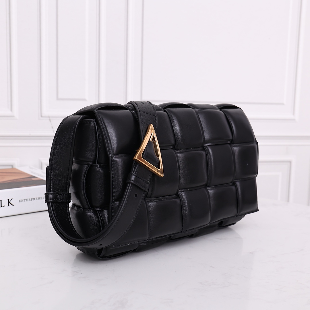 Bottega Veneta Padded Cassette Bag(26*18*8CM) - DopestKickz