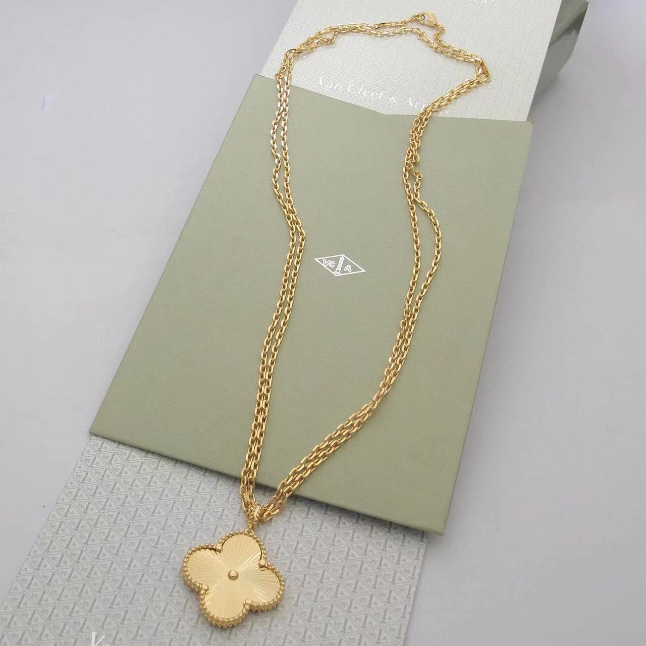 Van Cleef & Arpels Necklace - DopestKickz