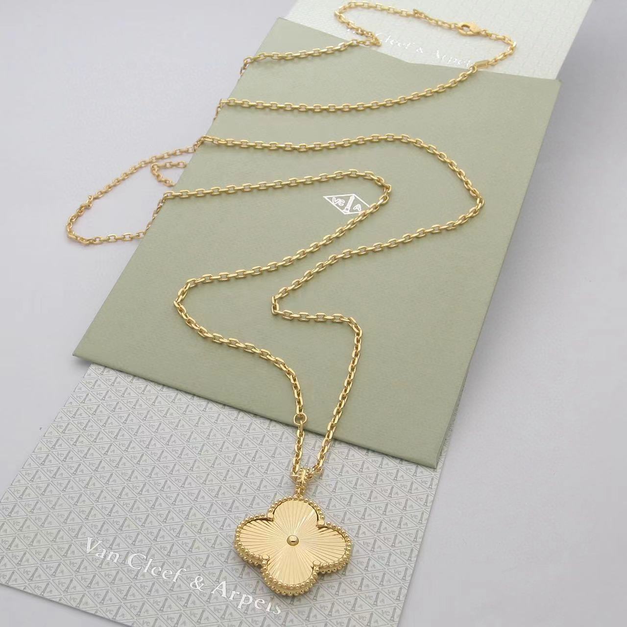 Van Cleef & Arpels Necklace - DopestKickz