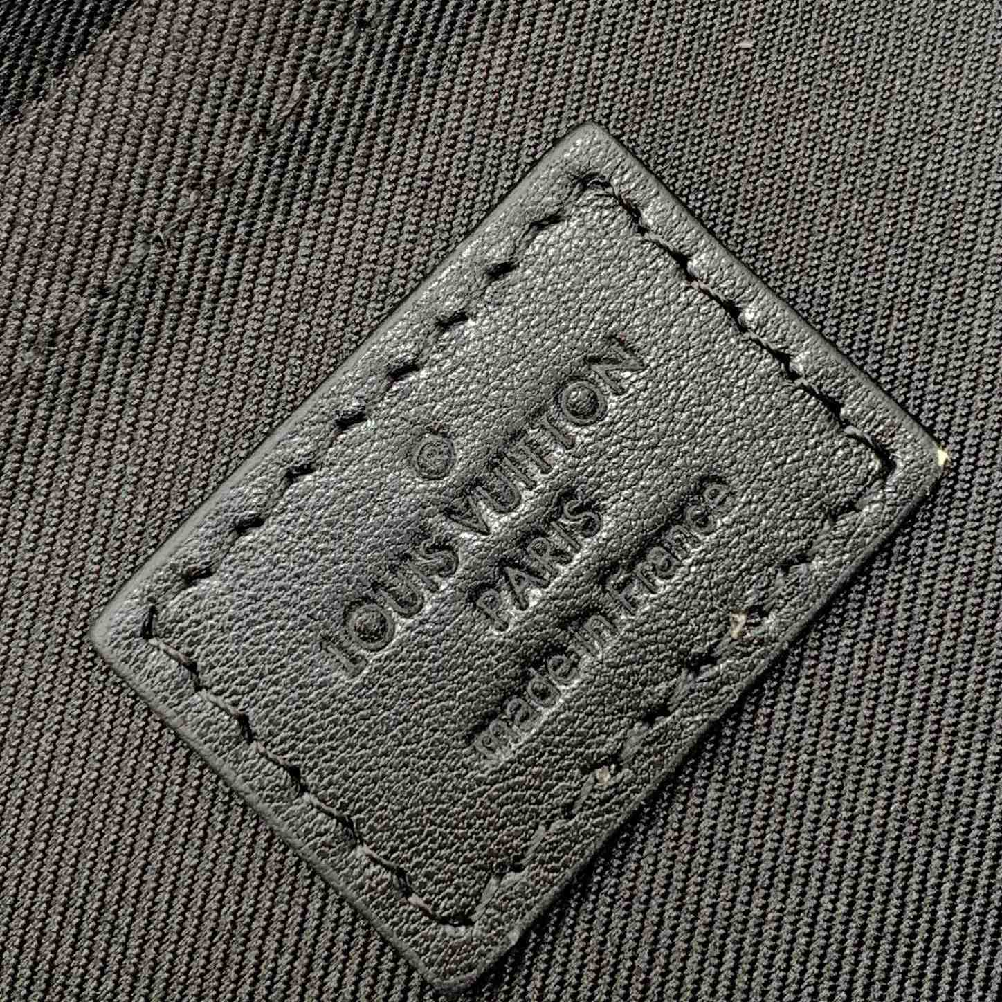 Louis Vuitton Steamer Messenger   M46795 - DopestKickz