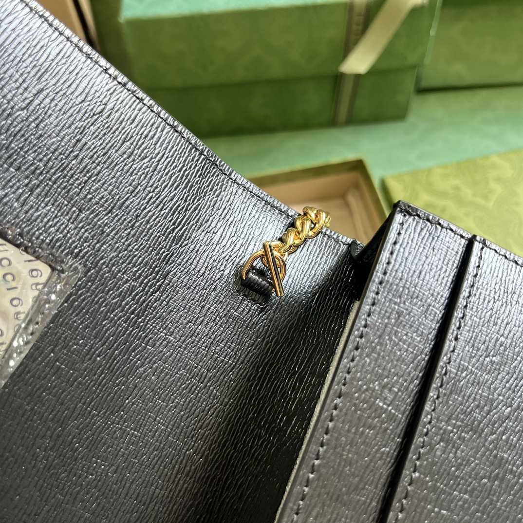 Gucci Chain Wallet With Gucci Script (12.5x 20x 4cm) - DopestKickz