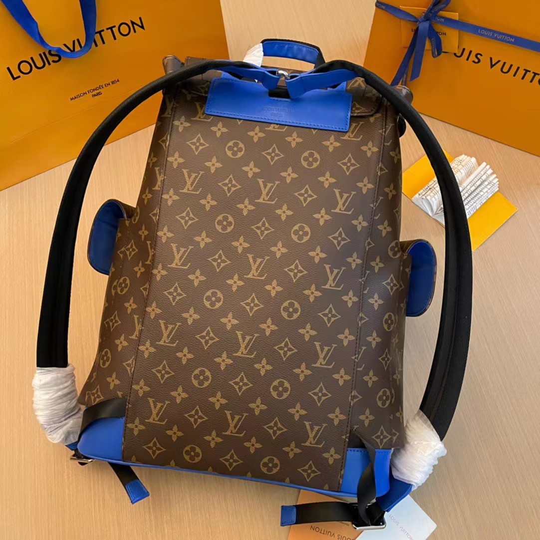 Louis Vuitton Christopher MM    M46813 - DopestKickz